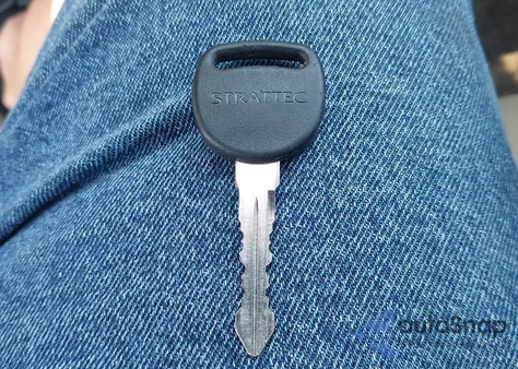 2001 Buick Lesabre Limited from USA, damaged, VIN 1G4HR54K61U223053